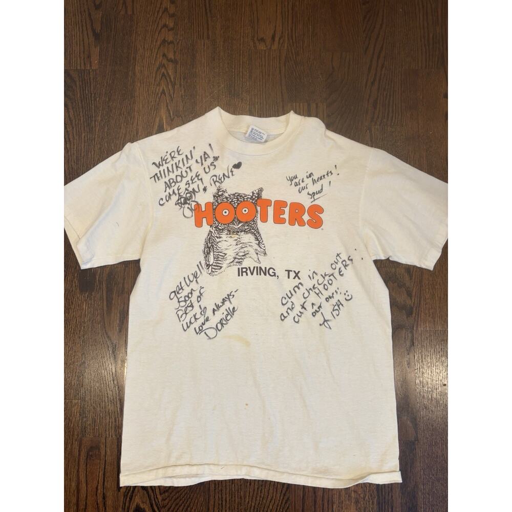 Vintage Signed Hooters T Shirt, L